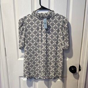 Geometric Patterned Top in Black and White